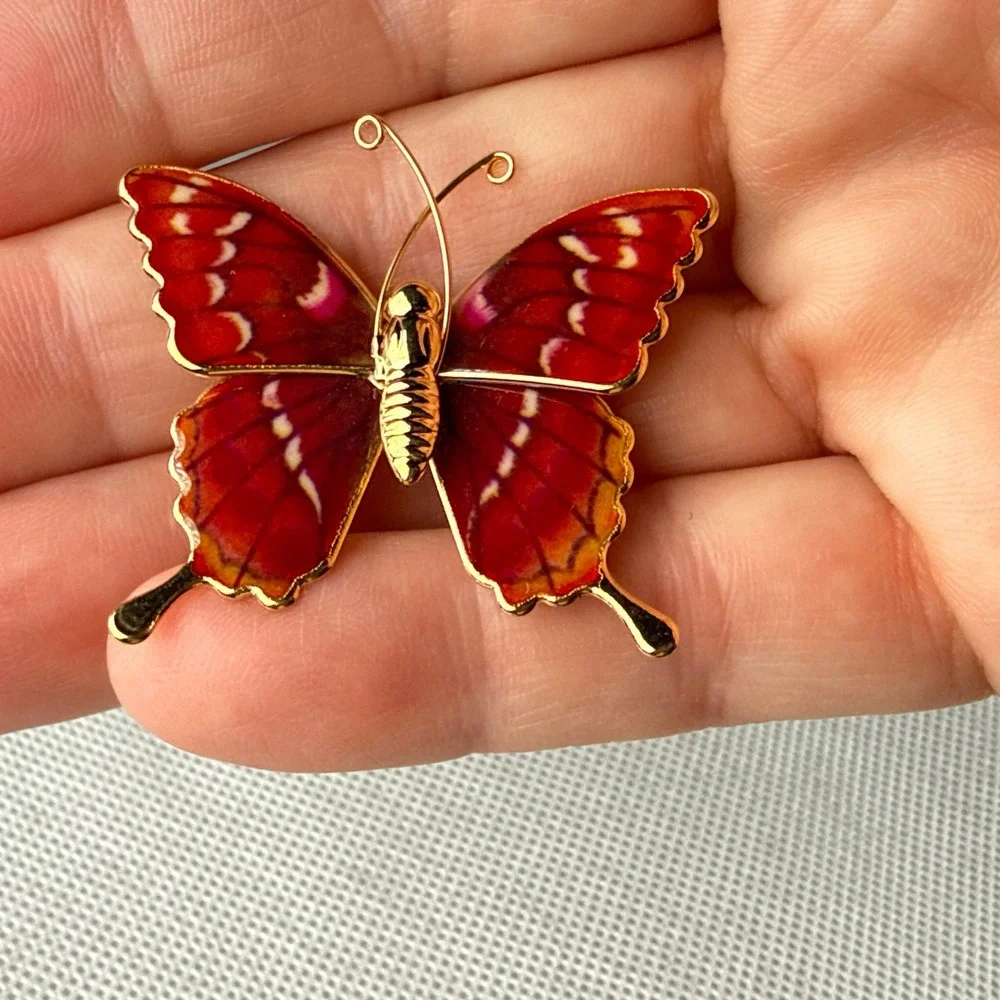 Vintage Brooch Lot 2‎ Butterfly Red Enamel Dragonfly Faux Pearl Gold Tone Pins